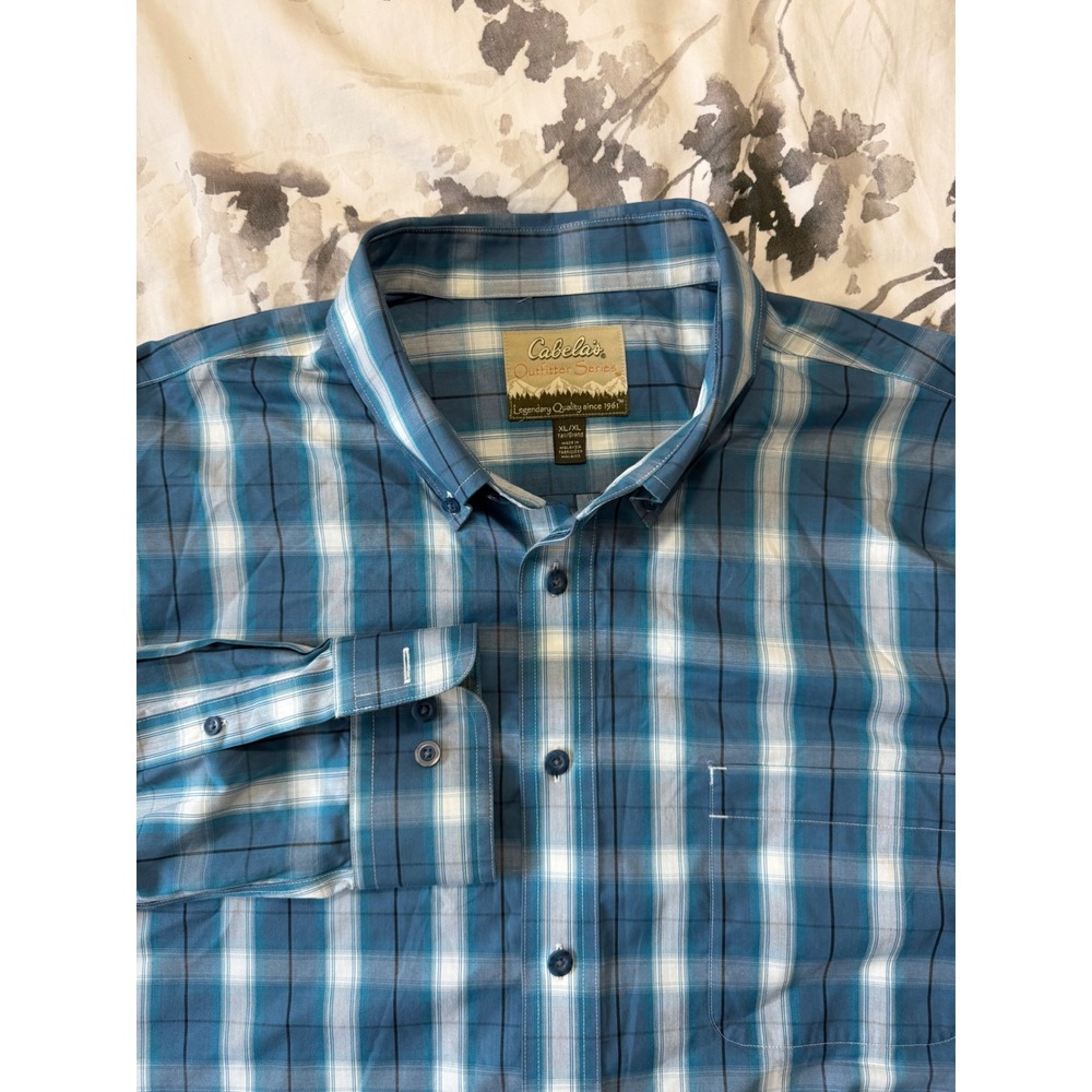 Cabelas Outfitter Series Mens XL Blue White Plaid Cotton Button Down Shirt